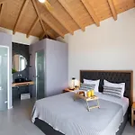 Highview Luxury Villa *